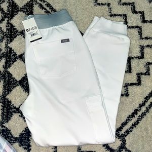 Figs white Zamora high waisted jogger. Petite Small